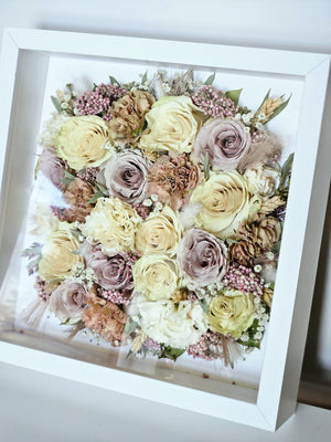 Cadre de fleurs préservées - Shadowbox