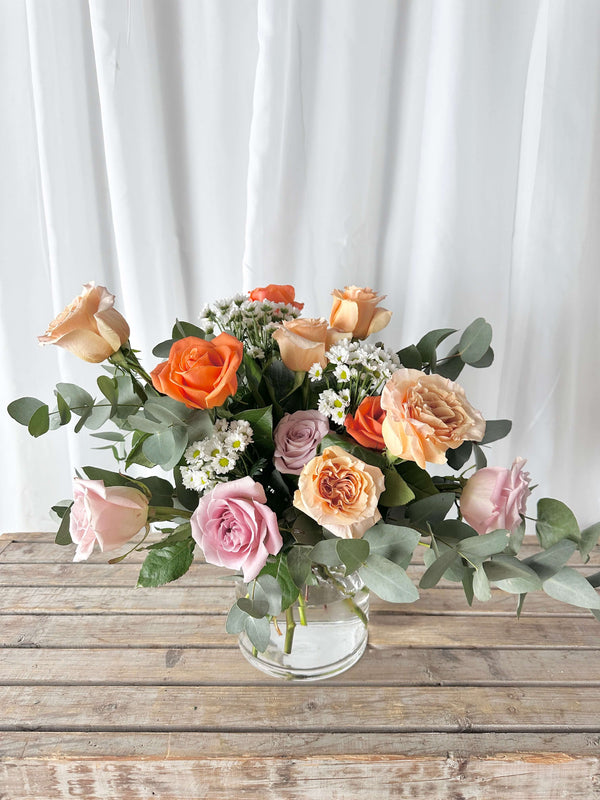 Bouquet de 3, 6 ou 12 roses roses mélangées (Fête des mères - vase non inclus)