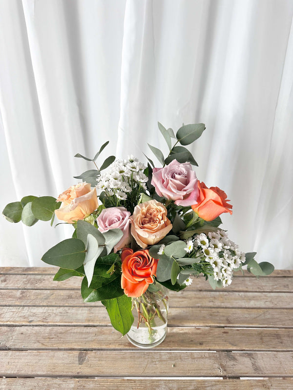 Bouquet de 3, 6 ou 12 roses roses mélangées (Fête des mères - vase non inclus)