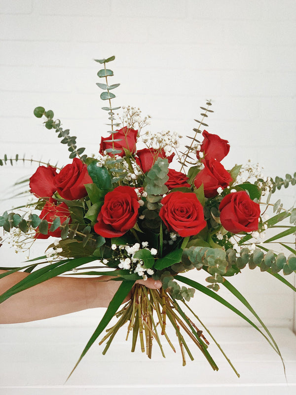 Bouquet of 12 roses